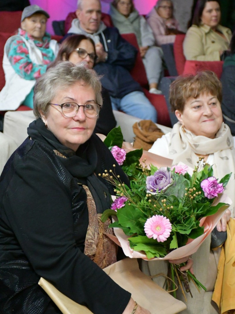 Pracownicy fabryki okiem młodzieży - poruszająca premiera filmu i wernisaż