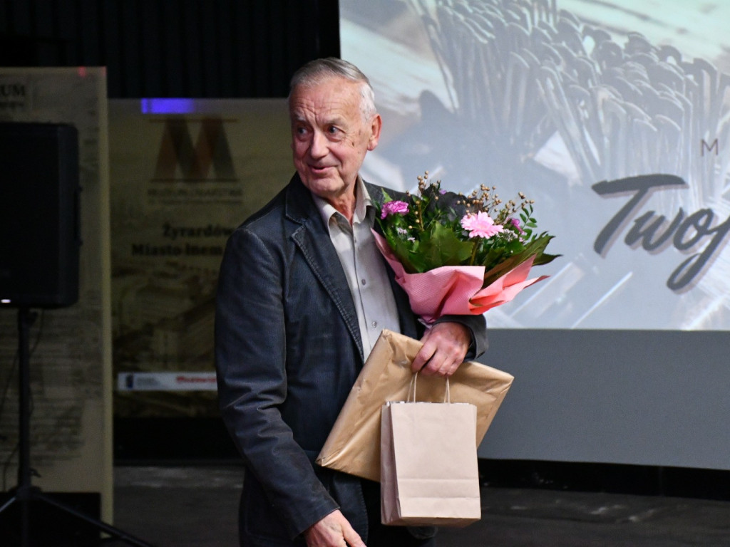 Pracownicy fabryki okiem młodzieży - poruszająca premiera filmu i wernisaż