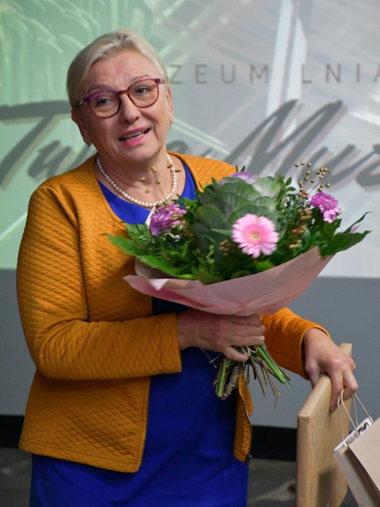 Pracownicy fabryki okiem młodzieży - poruszająca premiera filmu i wernisaż