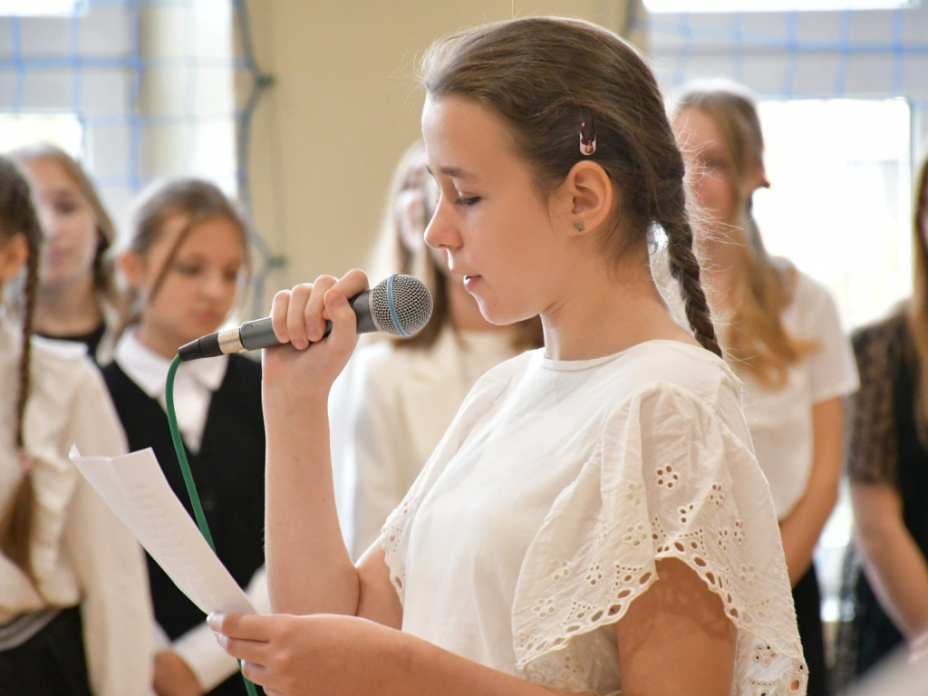 Uczniowska Niespodzianka na Dzień Edukacji Narodowej w SP nr 7