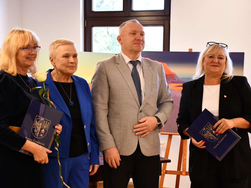Powiatowy Dzień Edukacji Narodowej. Uznanie i podziękowania dla dyrektorów i nauczycieli
