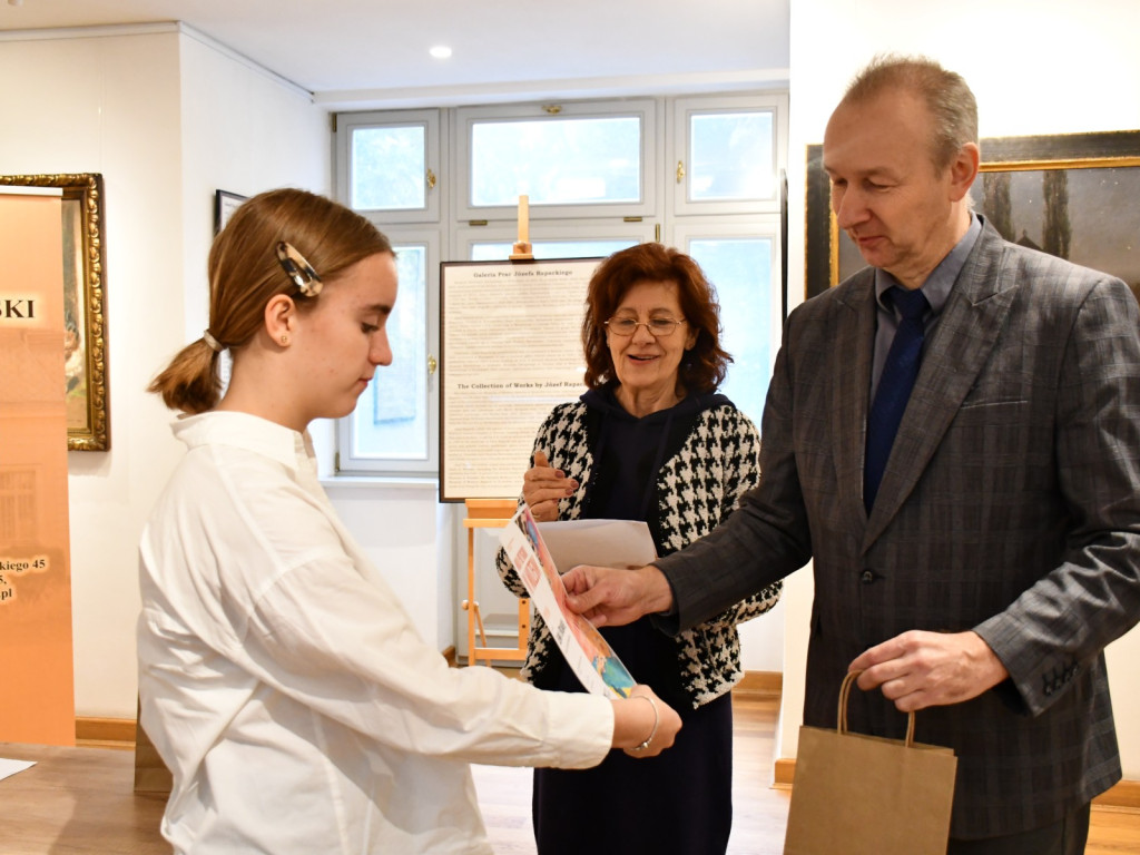 Sukces młodych artystów w międzynarodowym konkursie plastycznym