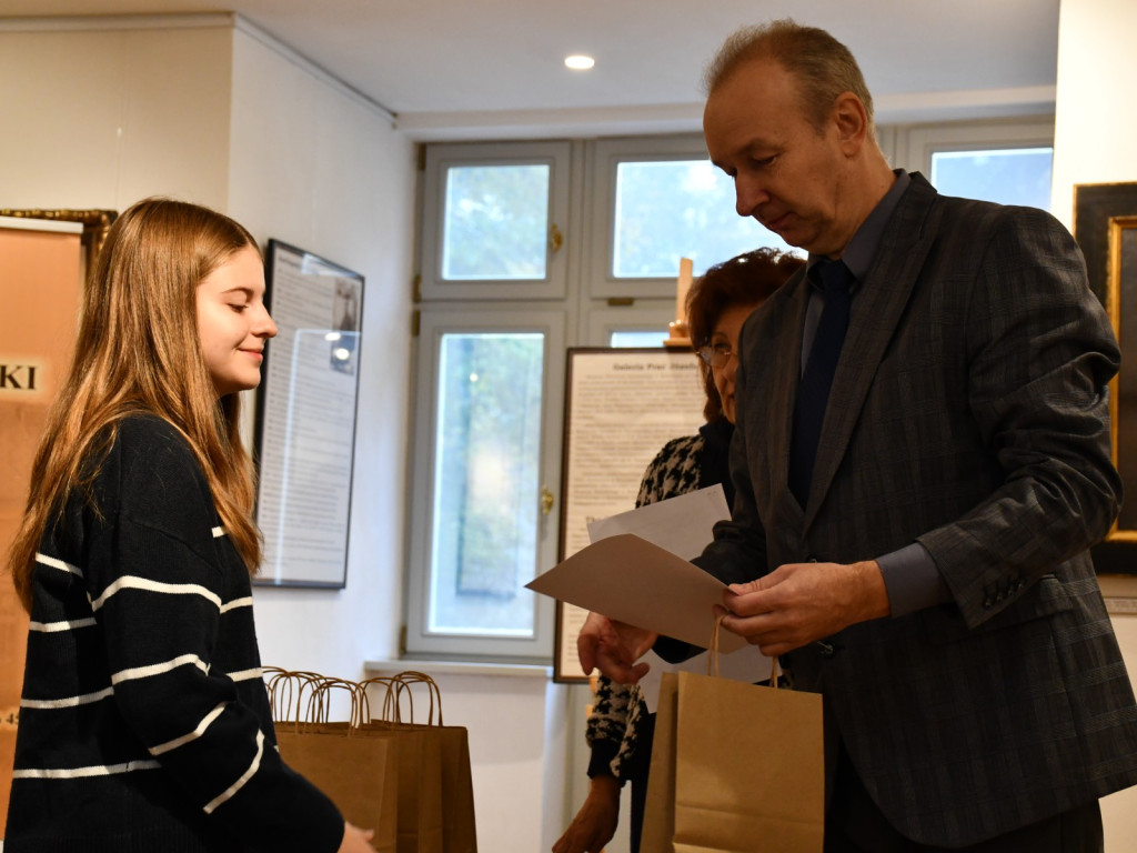 Sukces młodych artystów w międzynarodowym konkursie plastycznym