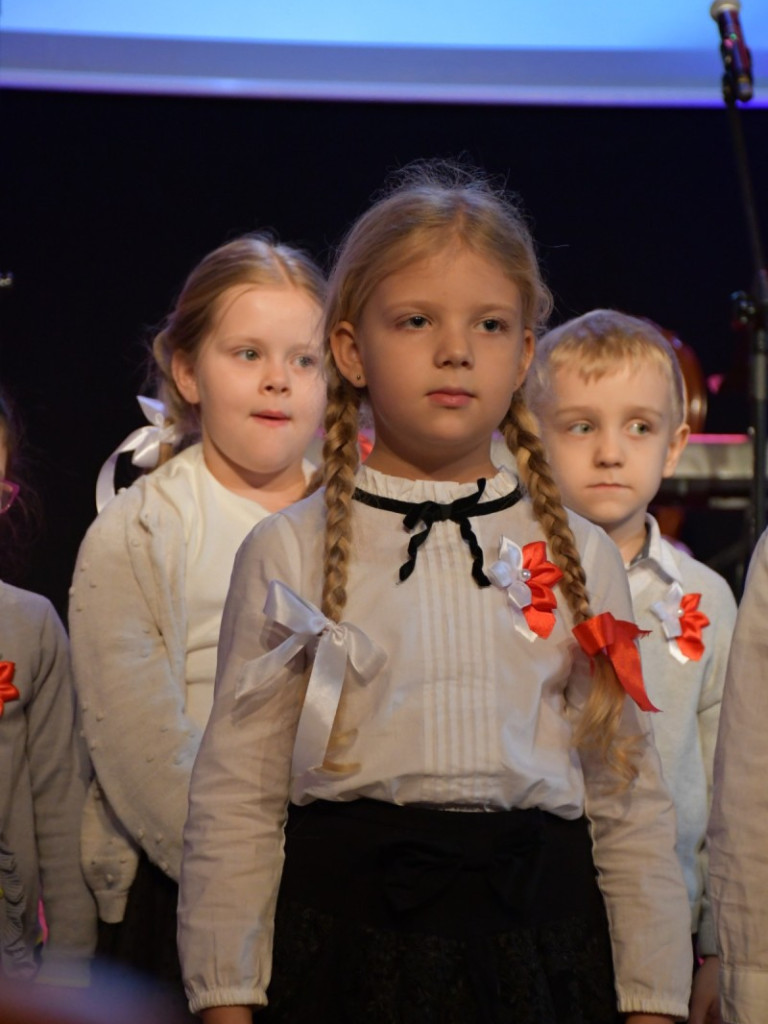 Muzyczna lekcja patriotyzmu - młodzi artyści zachwycili w Resursie