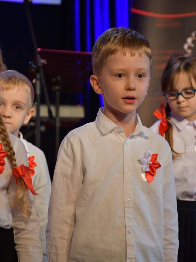 Muzyczna lekcja patriotyzmu - młodzi artyści zachwycili w Resursie