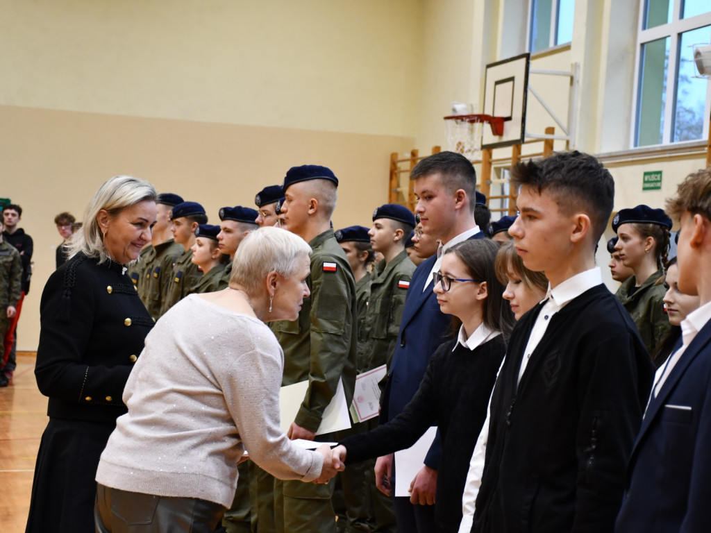 Ślubowanie w szkole wysokich lotów...