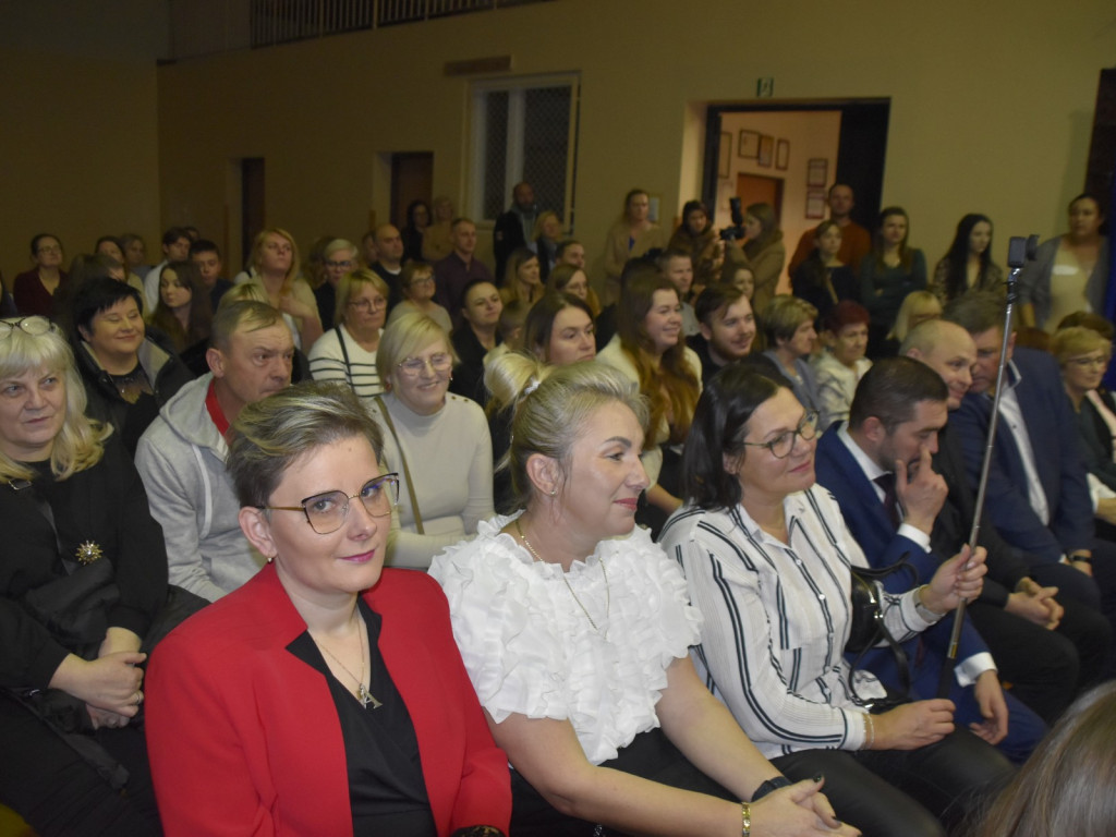 Pokazano piękne Motto Świąt - dobro i serce