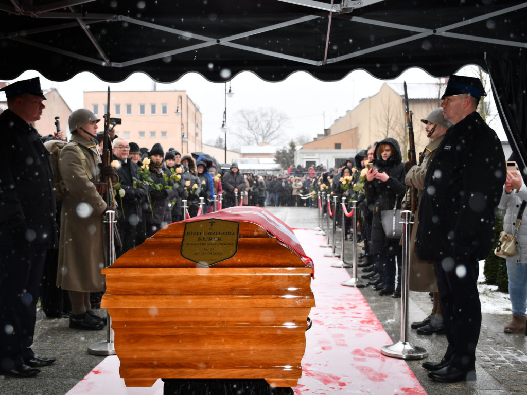 Burmistrza Józefa Grzegorza Kurek żegnało ponad tysiąc osób