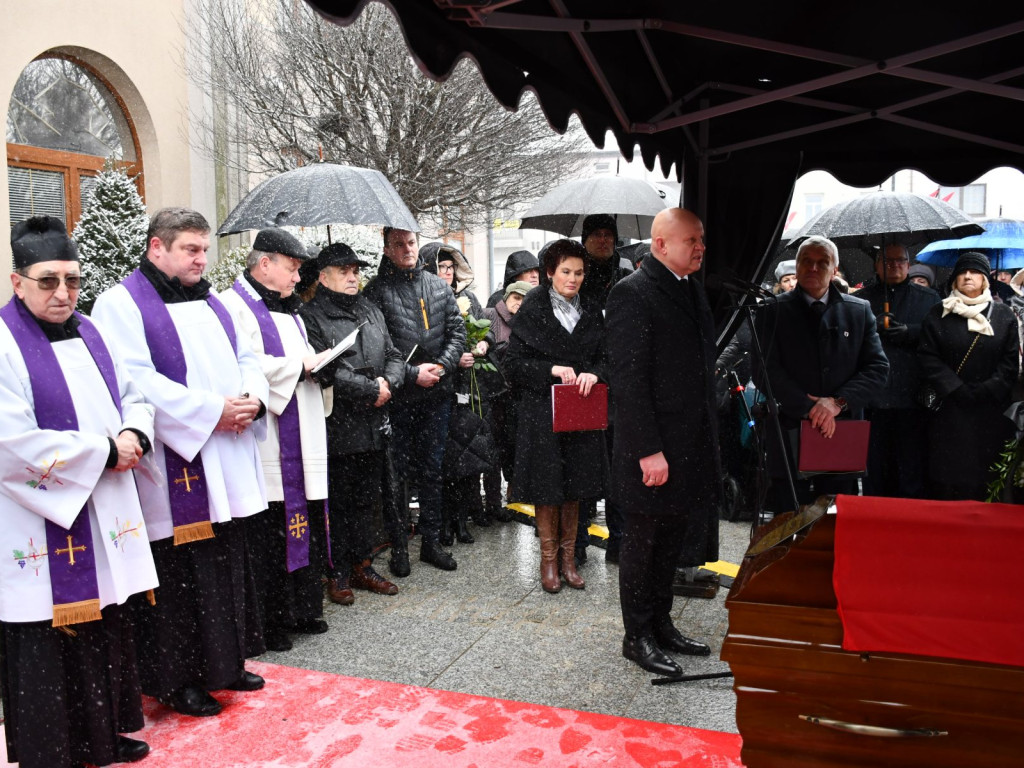 Burmistrza Józefa Grzegorza Kurek żegnało ponad tysiąc osób