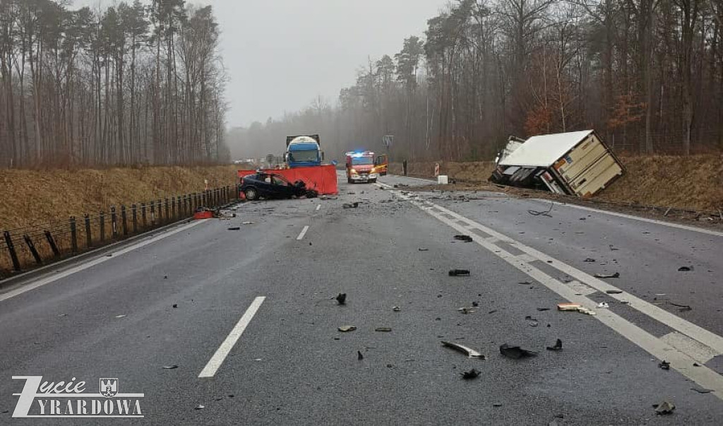 Śmiertelny wypadek na obwodnicy i zakorkowany Żyrardów