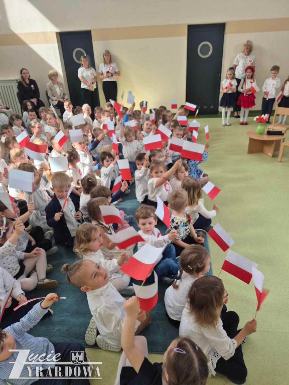 Przedszkolaki uczciły Święto Konstytucji 3 Maja