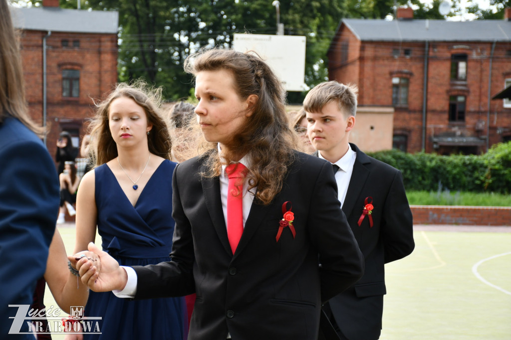 Bal ósmoklasistów w Szóstce