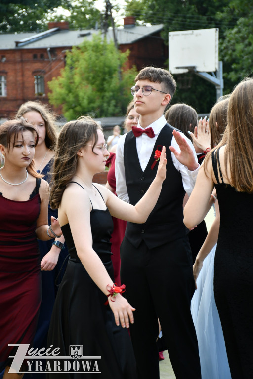 Bal ósmoklasistów w Szóstce