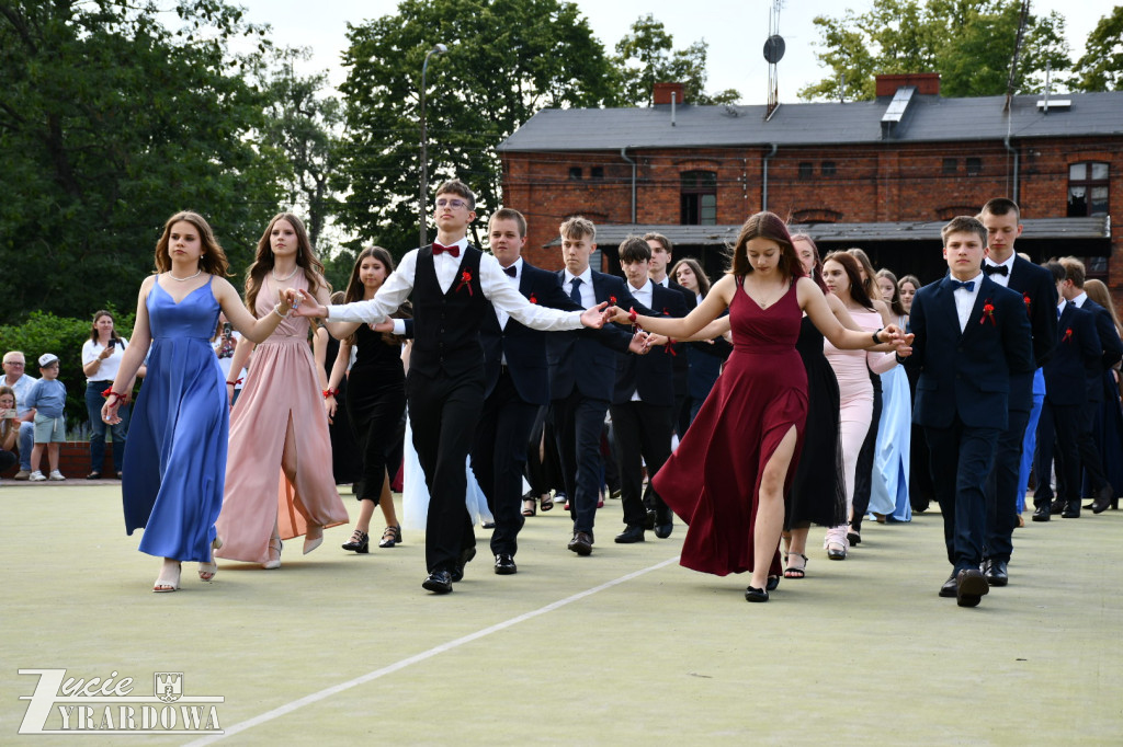 Bal ósmoklasistów w Szóstce