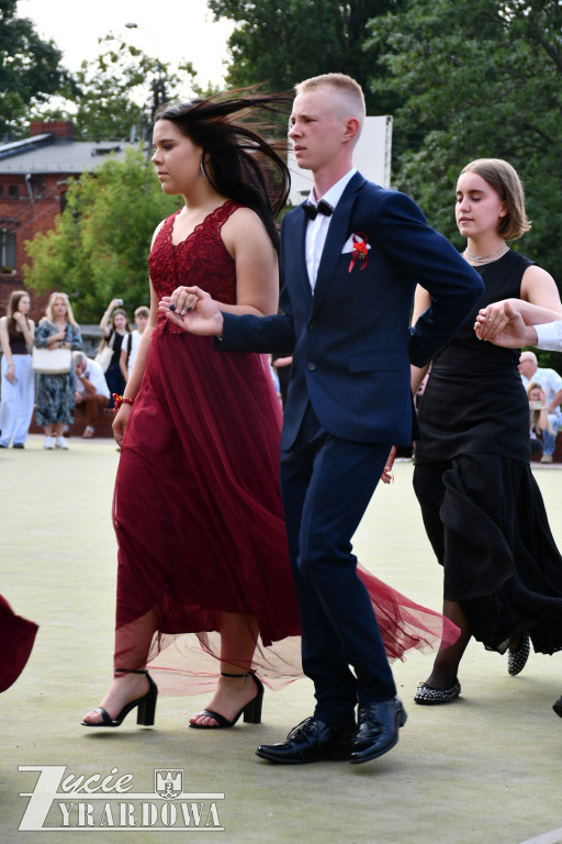 Bal ósmoklasistów w Szóstce