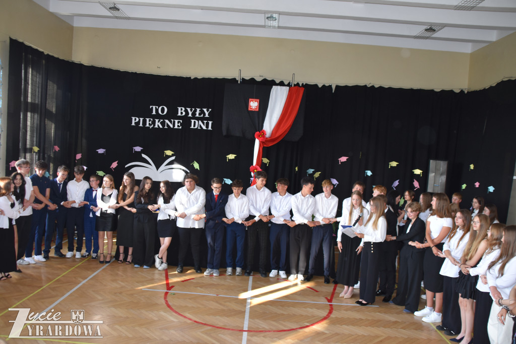 W „Siódemce” ósmoklasiści dziękowali za trud i serce