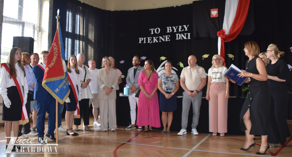 W „Siódemce” ósmoklasiści dziękowali za trud i serce