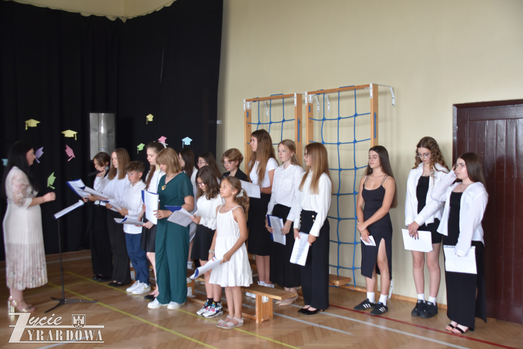 W „Siódemce” ósmoklasiści dziękowali za trud i serce