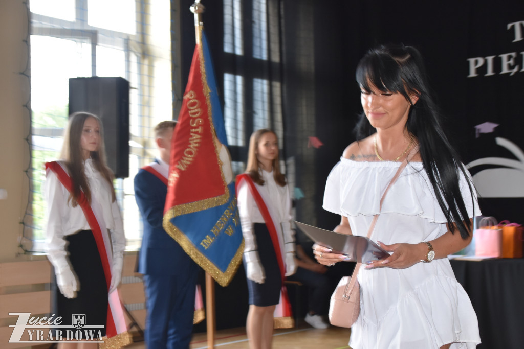 W „Siódemce” ósmoklasiści dziękowali za trud i serce