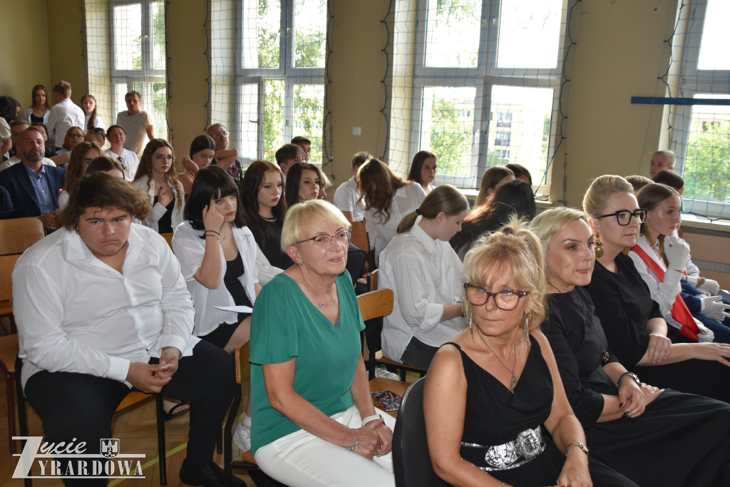 W „Siódemce” ósmoklasiści dziękowali za trud i serce