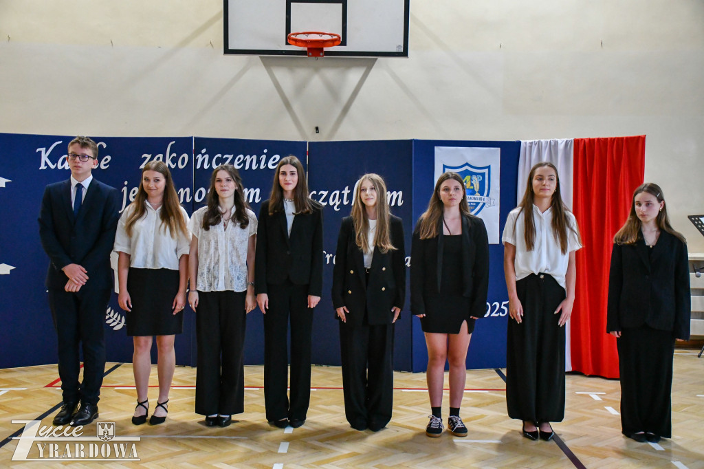 Czwórka żegna swoich absolwentów