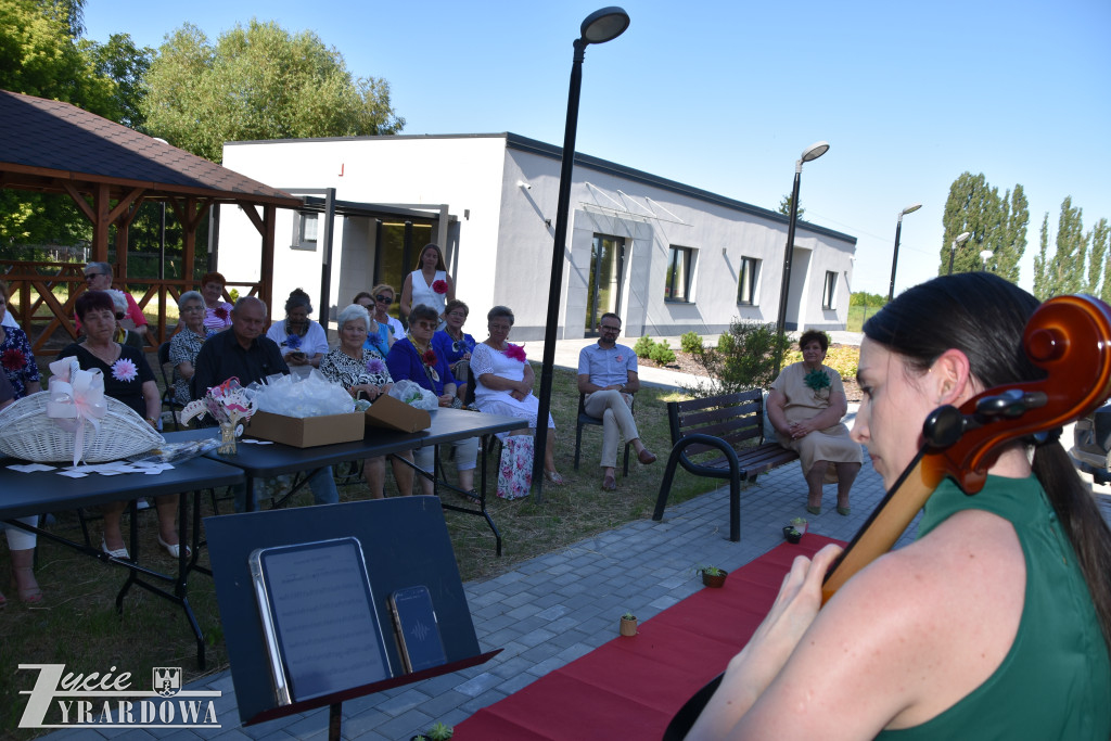 Seniorzy żyją aktywnie - z klasą i uśmiechem