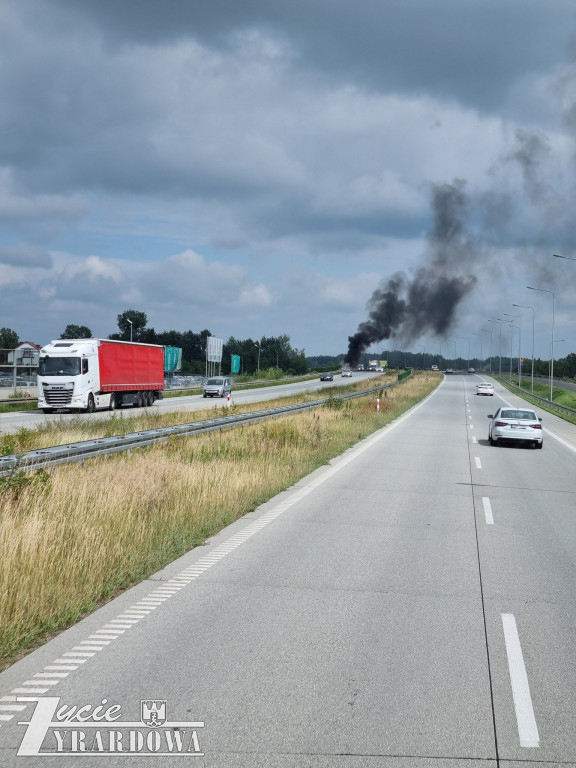 Wielki auta pożar na trasie S8