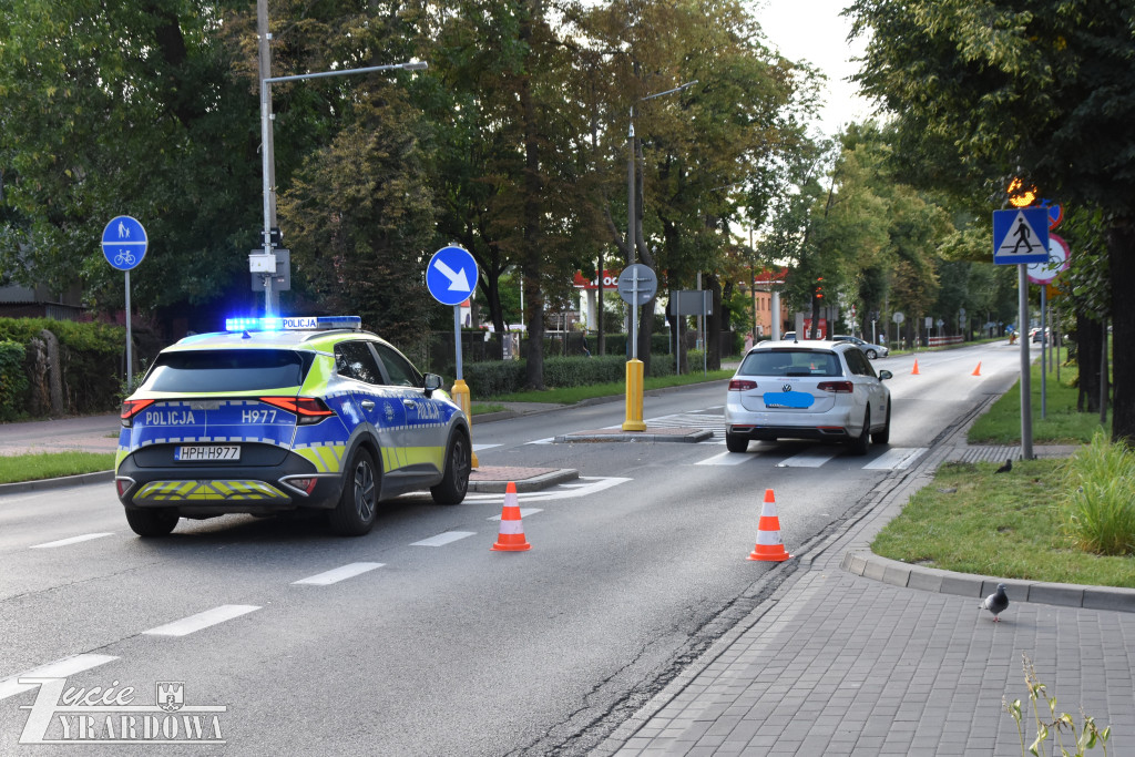 Starsza pani potrącona na pasch