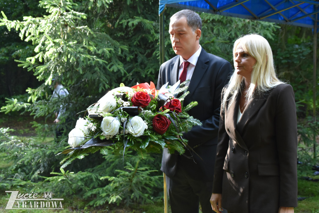 Oddano hołd bohaterom - na powstańczej polanie