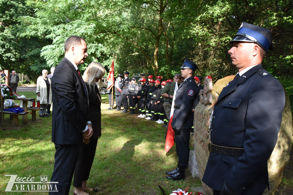 Oddano hołd bohaterom - na powstańczej polanie
