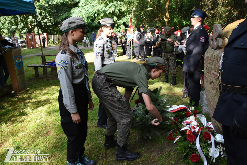 Oddano hołd bohaterom - na powstańczej polanie