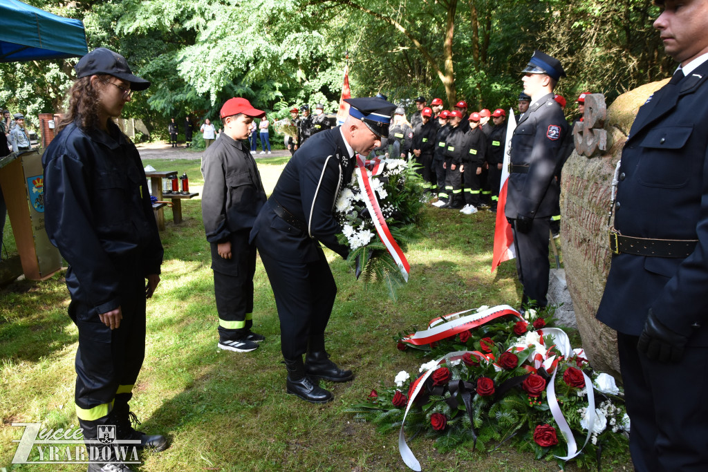 Oddano hołd bohaterom - na powstańczej polanie