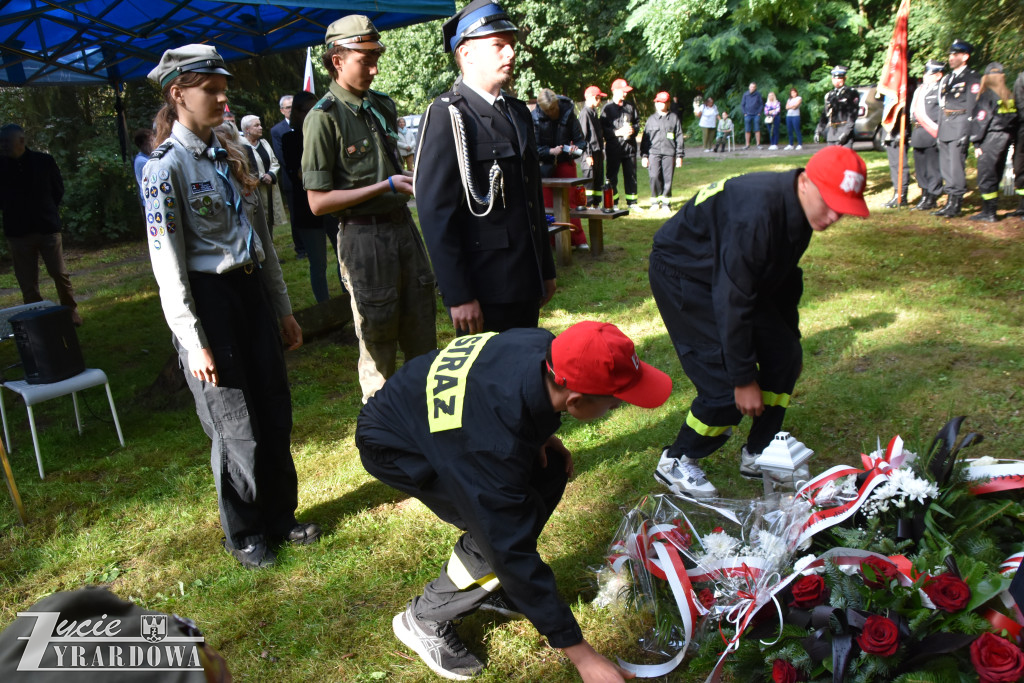 Oddano hołd bohaterom - na powstańczej polanie