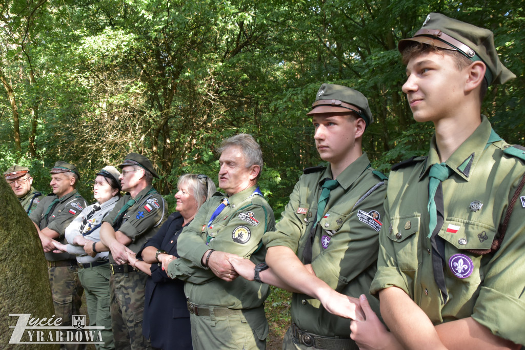 Oddano hołd bohaterom - na powstańczej polanie