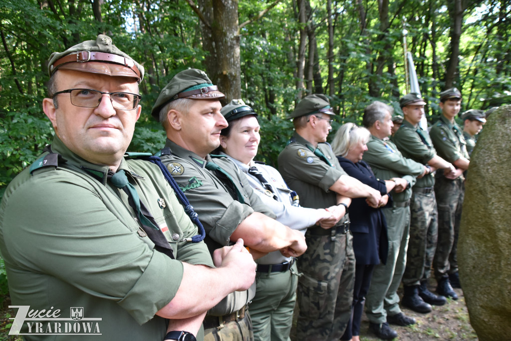 Oddano hołd bohaterom - na powstańczej polanie
