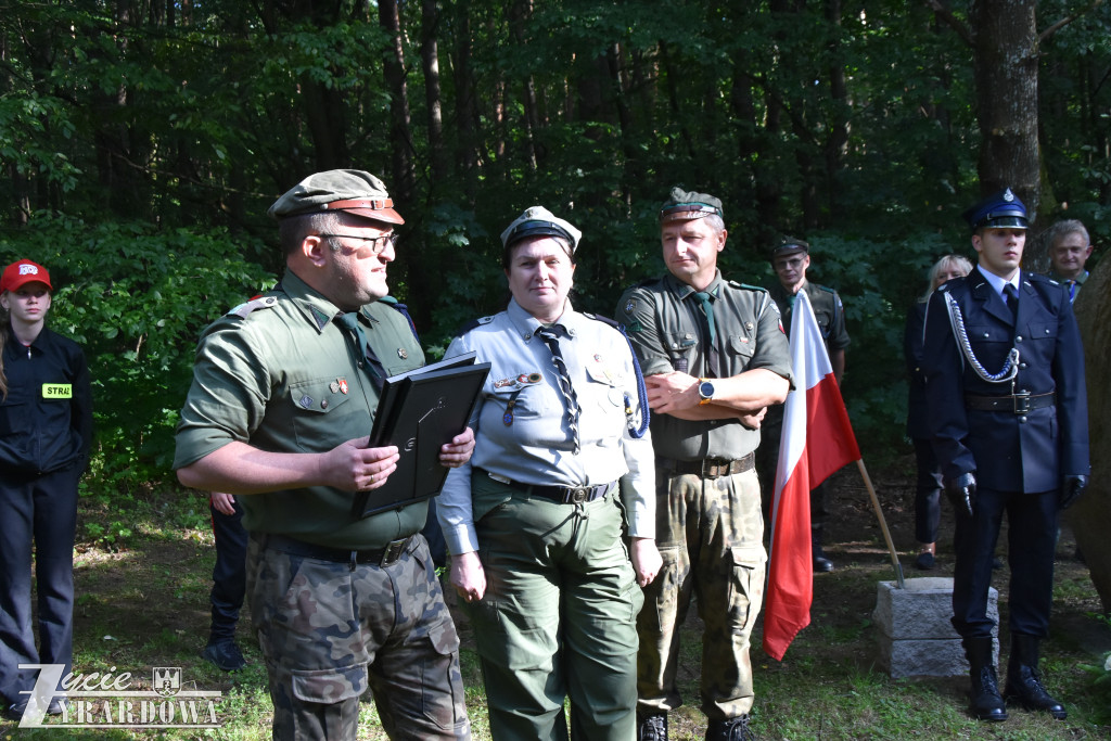 Oddano hołd bohaterom - na powstańczej polanie