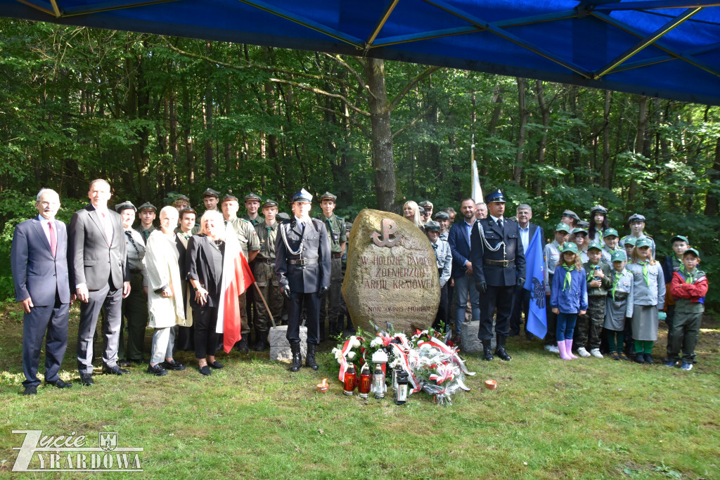Oddano hołd bohaterom - na powstańczej polanie