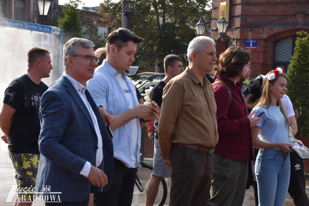 100 manifestantów skandowało „Polska dla Polaków”
