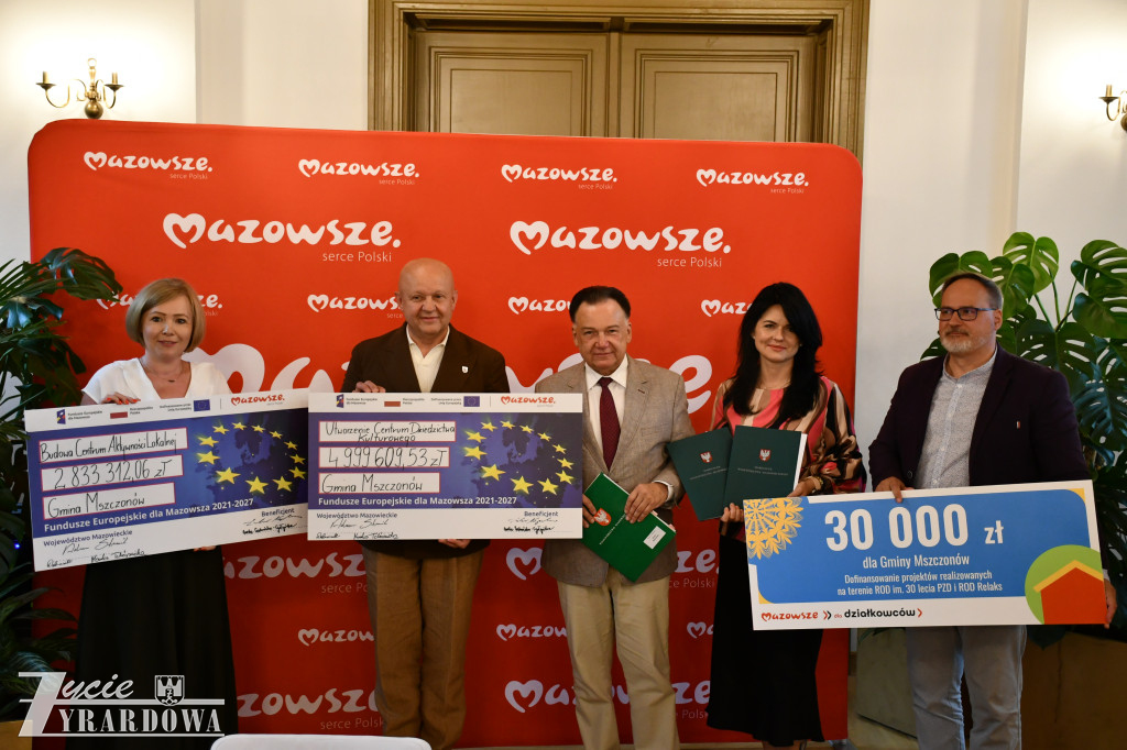 Marszałek przywiózł do Żyrardowa 23 miliony