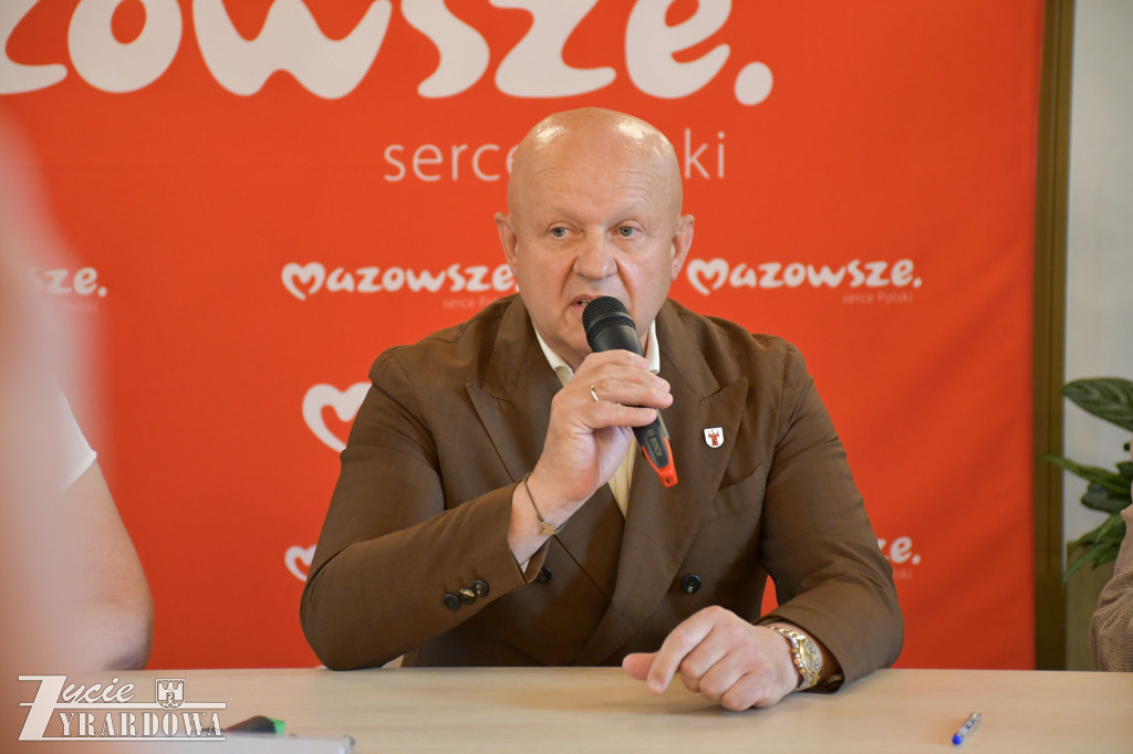 Marszałek przywiózł do Żyrardowa 23 miliony