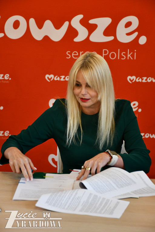 Marszałek przywiózł do Żyrardowa 23 miliony