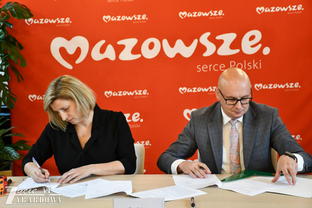 Marszałek przywiózł do Żyrardowa 23 miliony