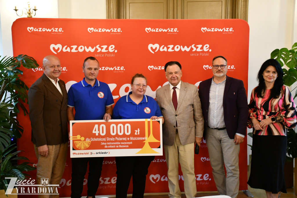 Marszałek przywiózł do Żyrardowa 23 miliony