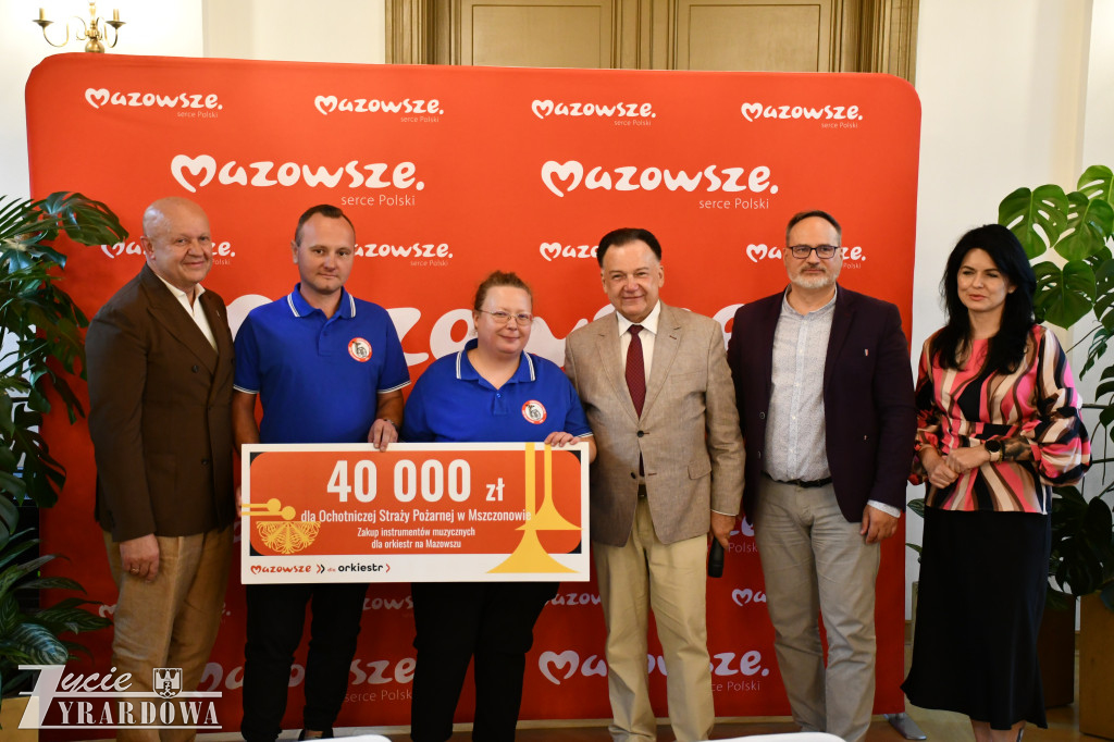 Marszałek przywiózł do Żyrardowa 23 miliony