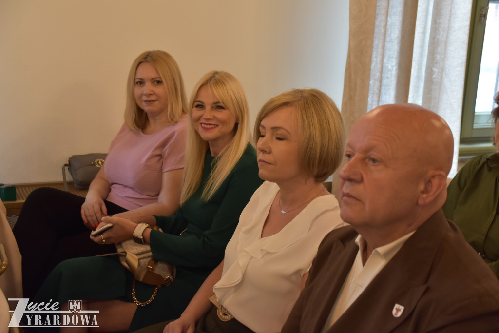 Marszałek przywiózł do Żyrardowa 23 miliony