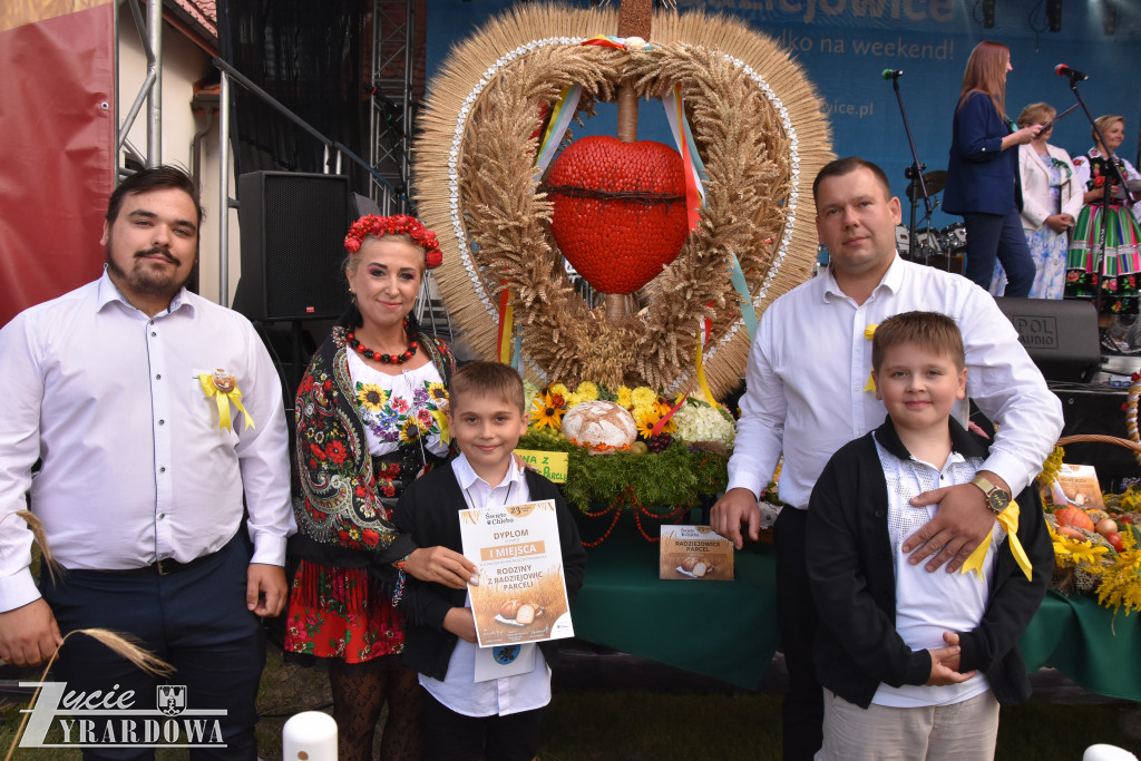 Tradycyjne i piękne „Święto Chleba” w Radziejowicach