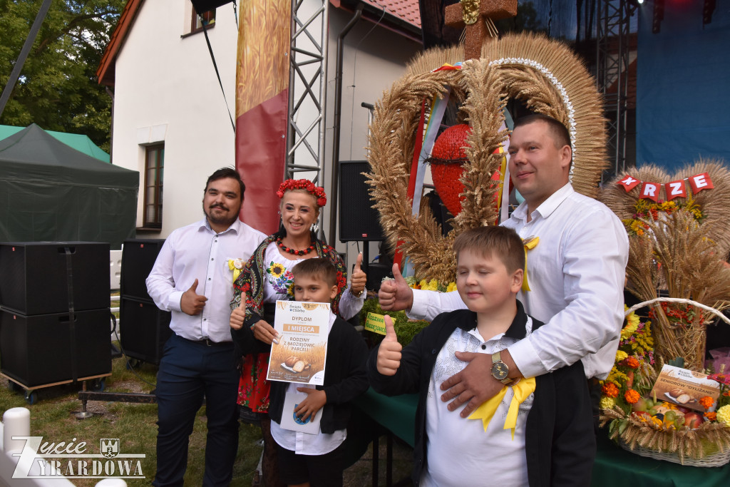 Tradycyjne i piękne „Święto Chleba” w Radziejowicach