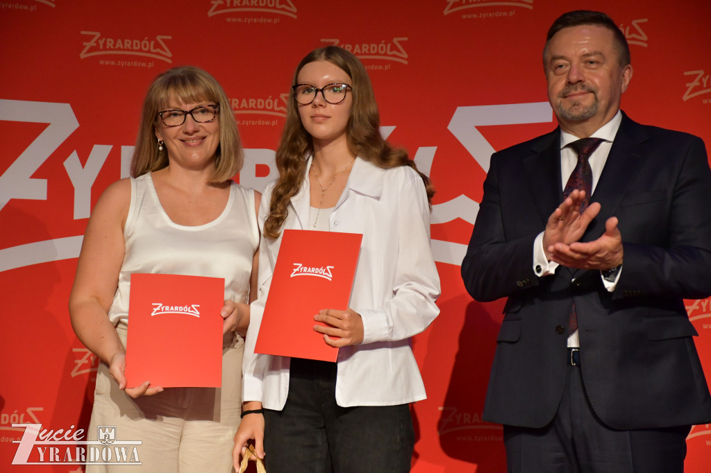 Najlepsi absolwenci żyrardowskich szkół