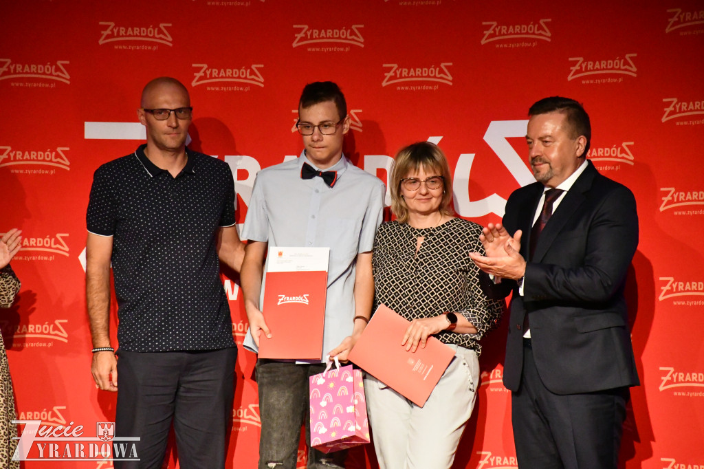 Najlepsi absolwenci żyrardowskich szkół