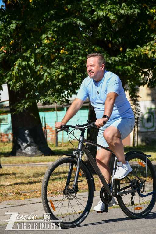 Słoneczny dzień, rowery i rodzinna atmosfera